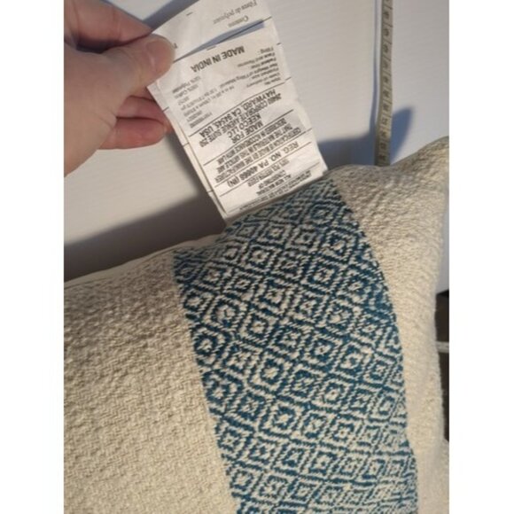 Fieldcrest Decorative Pillow 100% Cotton Blue And White Diamond Pattern 14"X20" - Picture 6 of 7